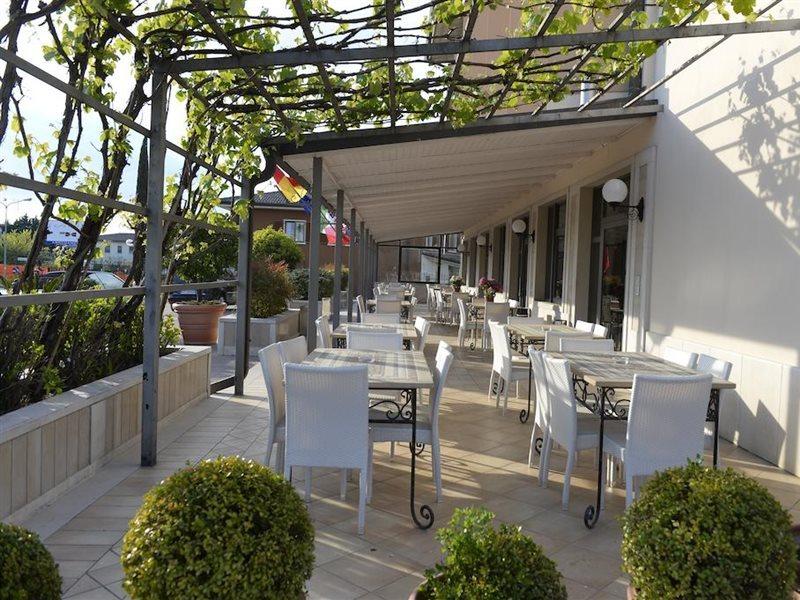 Hotel San Benedetto Peschiera del Garda Dış mekan fotoğraf