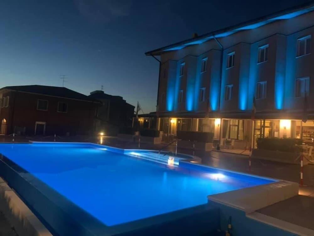 Hotel San Benedetto Peschiera del Garda Dış mekan fotoğraf