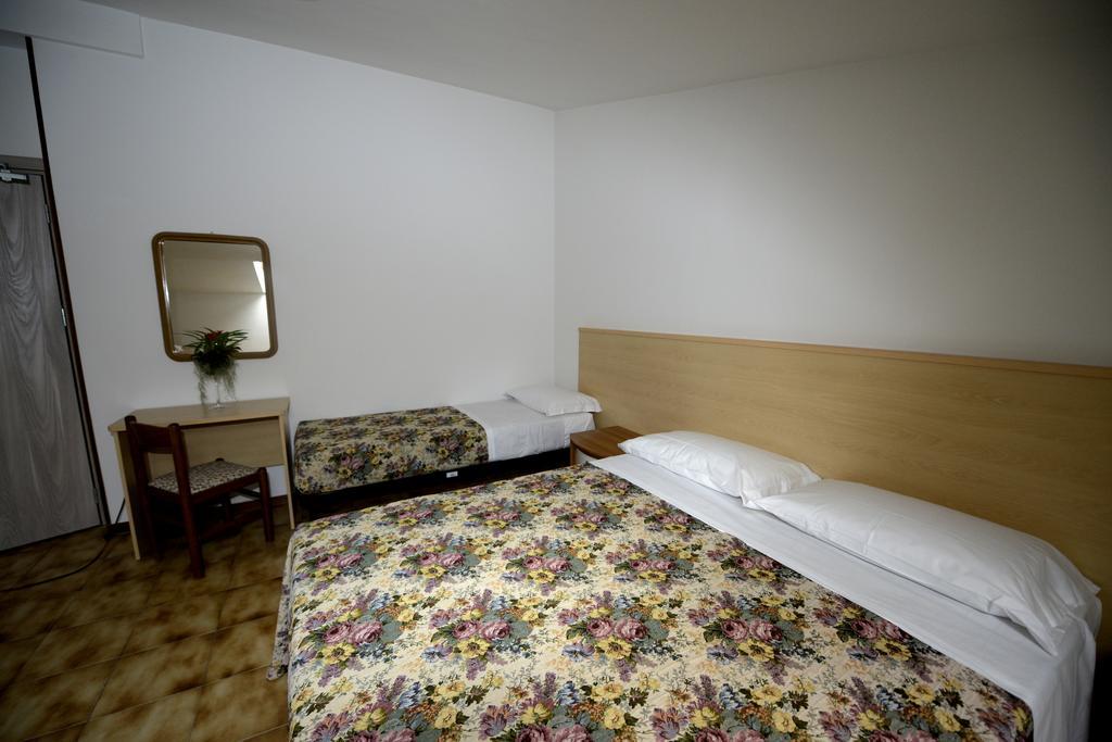 Hotel San Benedetto Peschiera del Garda Dış mekan fotoğraf