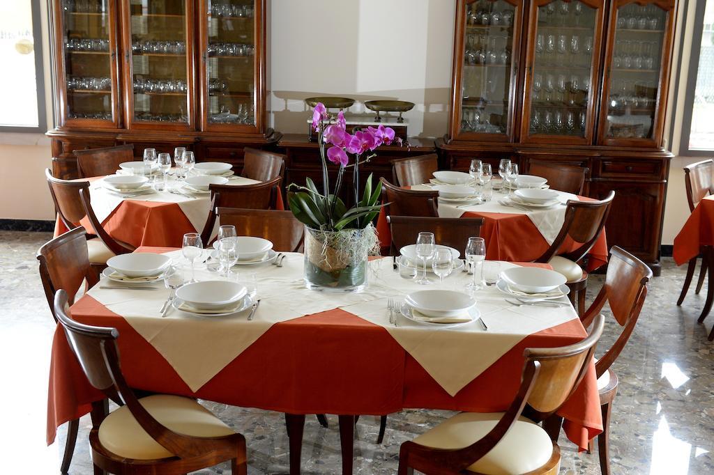 Hotel San Benedetto Peschiera del Garda Dış mekan fotoğraf