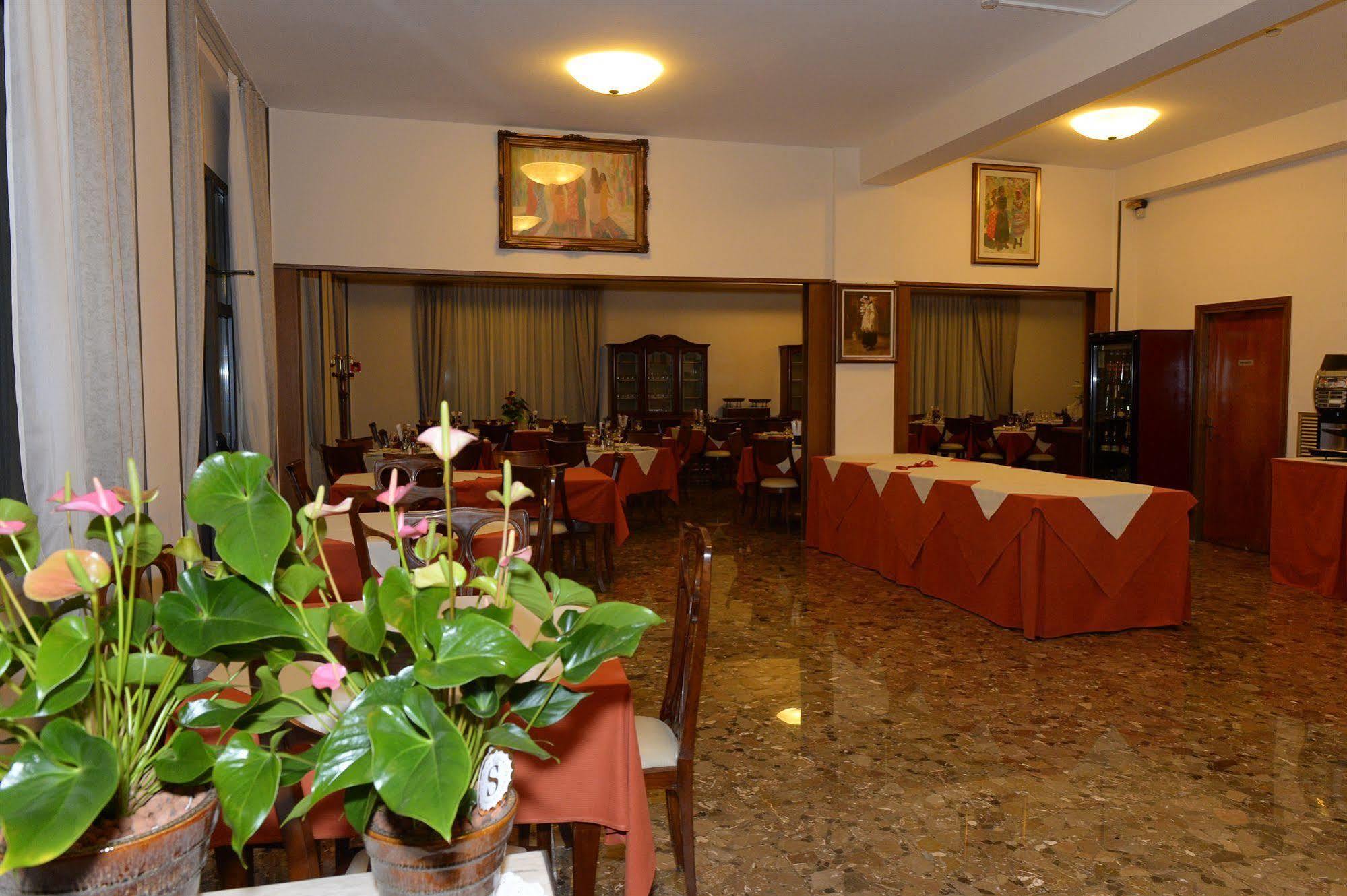 Hotel San Benedetto Peschiera del Garda Dış mekan fotoğraf